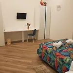 Romeo's Eye Πανσιόν 3*