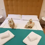 Romeo's Eye Πανσιόν 3*